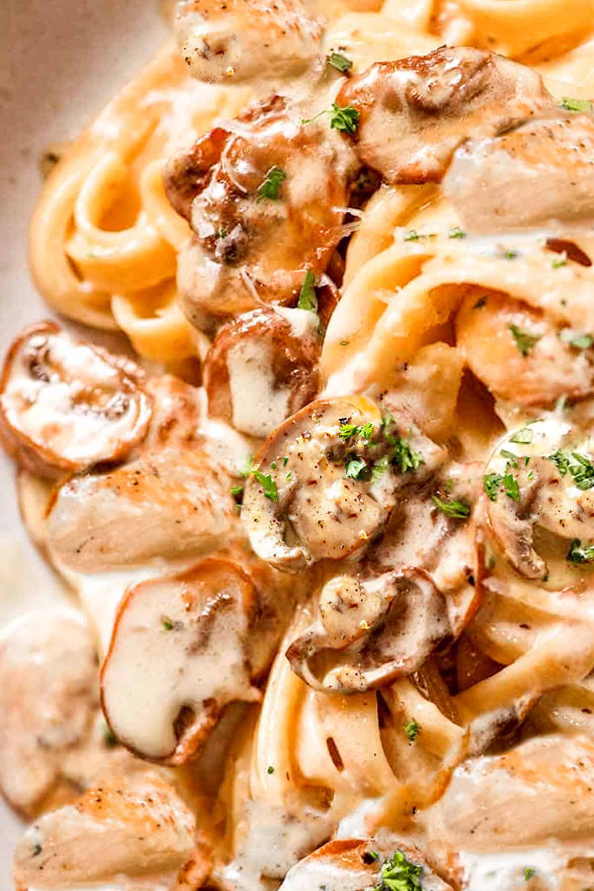 Easy Chicken Mushroom Fettuccine Alfredo: A Family Favorite